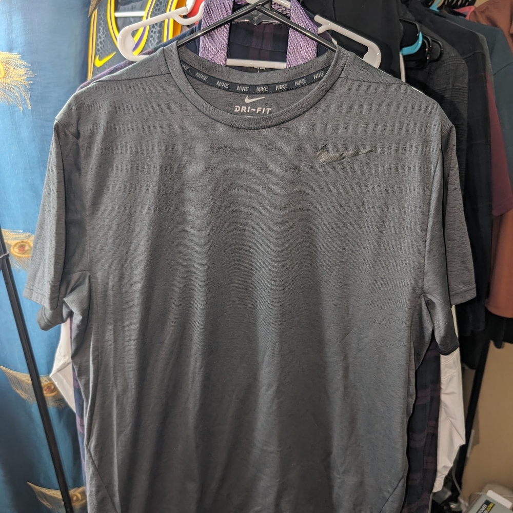NIKE DRI FIT WORKOUT SHIRT GREY MENS LARGE